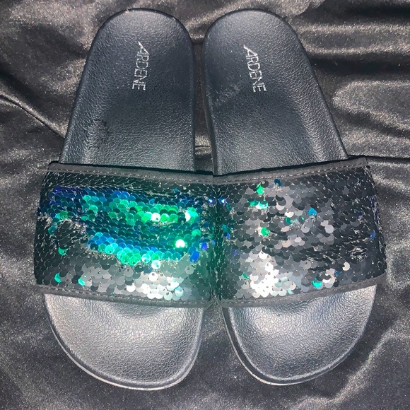 🛍️NWOT | Womens Sz.38 | Ardene Brand Slip-On Mermaid Scale Sequin Slides✨🧜‍♀️ - Picture 1 of 3